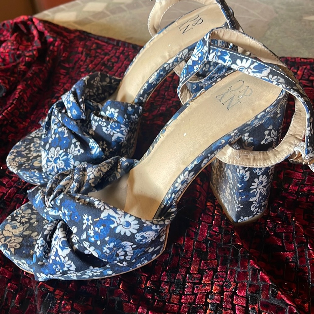 NY&C Eva Mendes Sandals